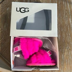 Infant hot pink fluff yeah slide